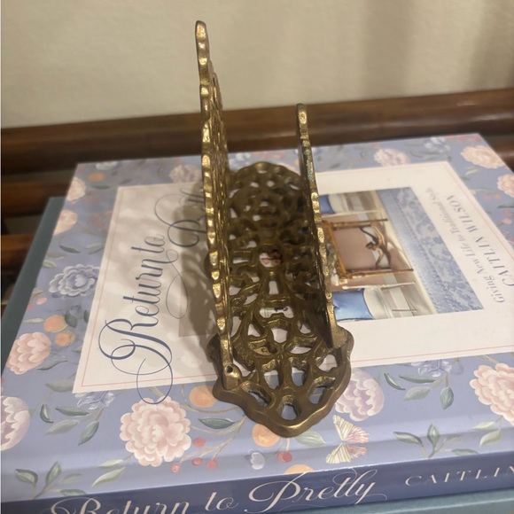 Andrea by Sadek Vintage Brass Letter/Napkin Holder or Bookend - Picture 4 of 8